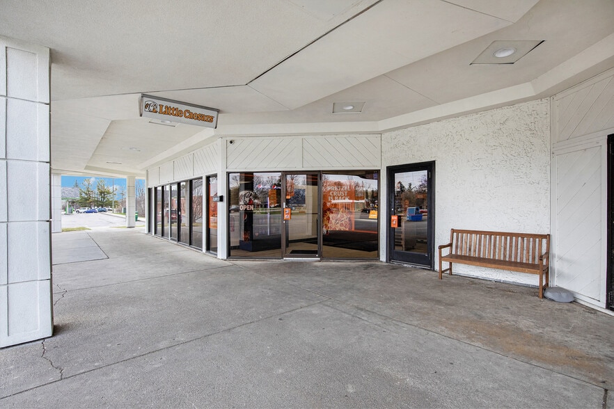 More Photos Of 2055 Gratiot Blvd, Marysville Unknown For Lease