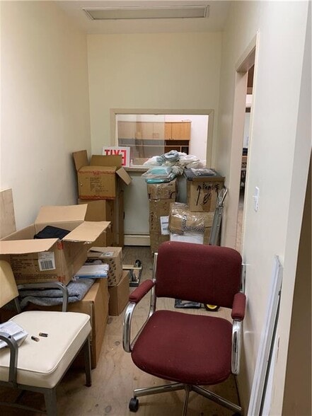 More Photos Of 338 Beach 54th St, Far Rockaway Medical For Sale