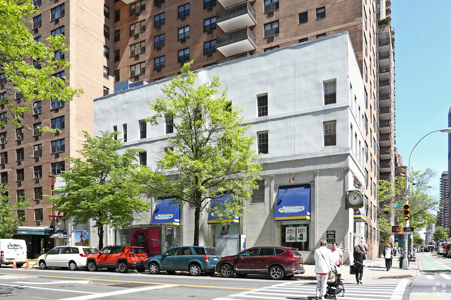 Primary Photo Of 1513 First Ave, New York Storefront Retail Office For Lease