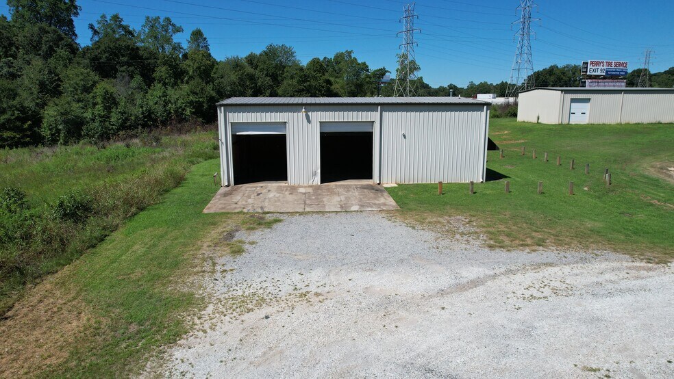 More Photos Of 466 Hampshire Dr, Gaffney Warehouse For Lease