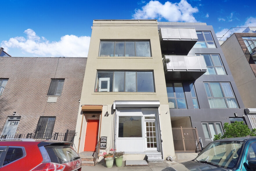 Primary Photo Of 225 34th St, Brooklyn Light Manufacturing For Lease