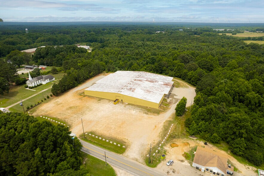 More Photos Of 619 N Main St, Warrenton Warehouse For Lease