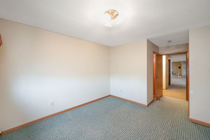 More Photos Of 311 S Nicollet St, Blue Earth Healthcare For Sale