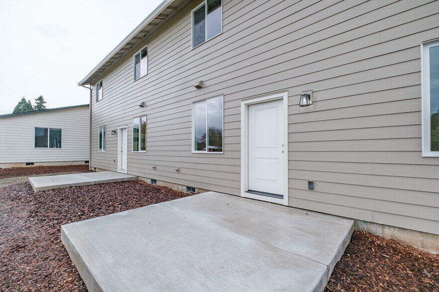 More Photos Of 37731 Rolltide Dr, Lebanon Apartments For Sale