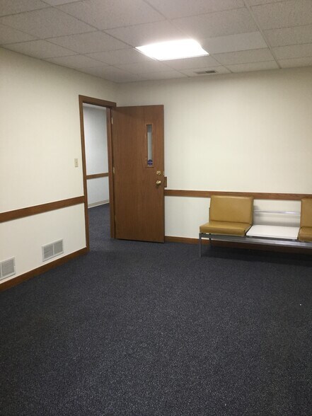 More Photos Of 87 Stambaugh Ave, Sharon Office For Lease