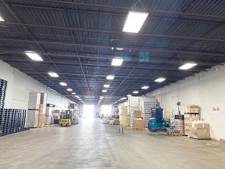 More Photos Of 2325 Sybrant Rd, Traverse City Warehouse For Lease