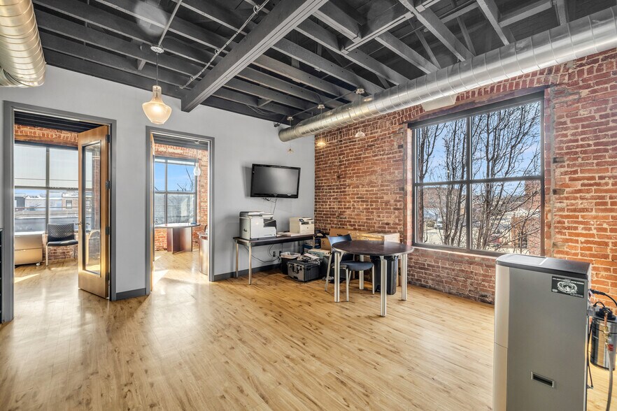 More Photos Of 201 E Hobson Ave, Sapulpa Loft Creative Space For Sale