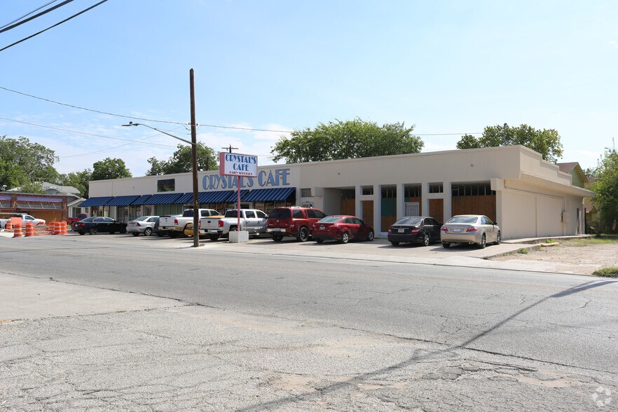 Primary Photo Of 2418-2426 N Zarzamora St, San Antonio Unknown For Lease