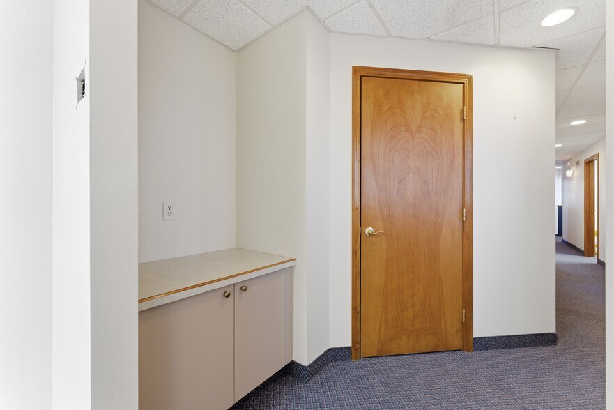 More Photos Of 75 Van Deene Ave, West Springfield Office For Lease