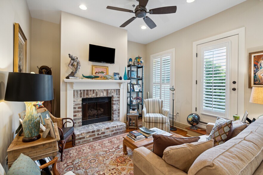 More Photos Of 46 State St, Charleston Office Residential For Lease