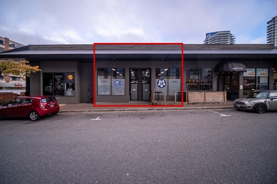 Primary Photo Of 1513-1527 Johnston Rd, White Rock Storefront For Lease