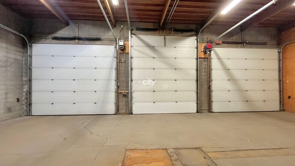 More Photos Of 7620 Yellowhead Trl NW, Edmonton Warehouse For Lease
