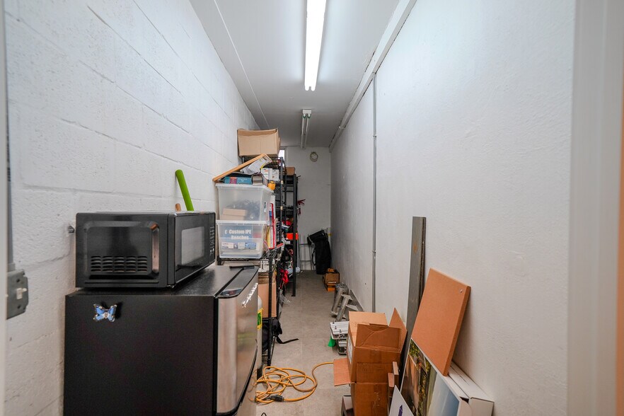 More Photos Of 131-135 Ellis Dr, Tavernier Storefront Retail Residential For Sale