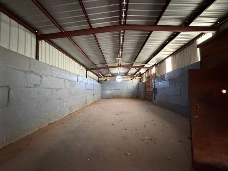 More Photos Of 105 Sunset Acres Ct, Granbury Industrial For Lease