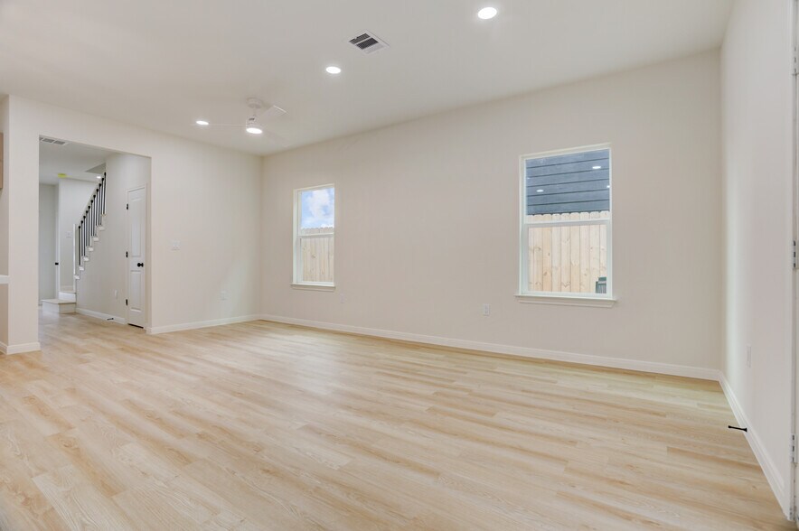 More Photos Of 8314 Williamsdell, Houston Specialty For Sale