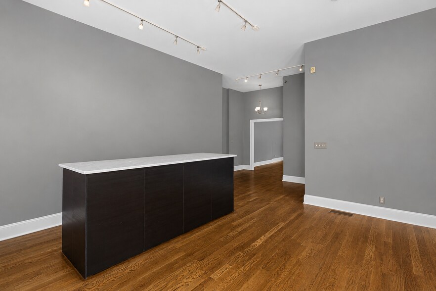More Photos Of 4301 Arco Ave, Saint Louis Storefront Retail Residential For Lease