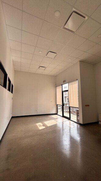 More Photos Of 601 N Shepherd Dr, Houston Flex For Lease