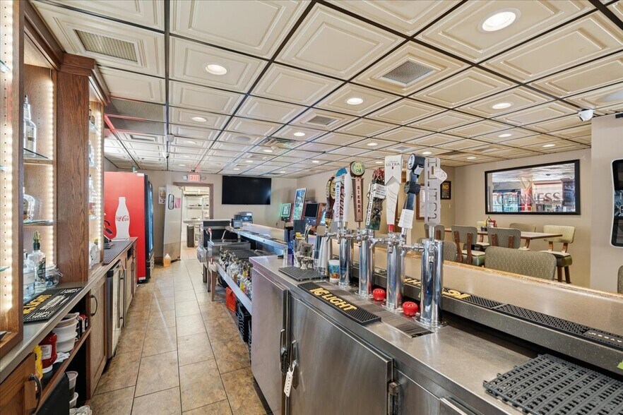 More Photos Of 318 New York Ave, Rochester Sports And Entertainment For Sale