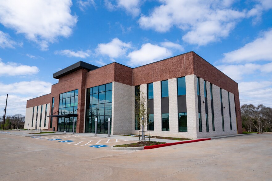 More Photos Of 8102 Highway 6, Missouri City Medical For Lease