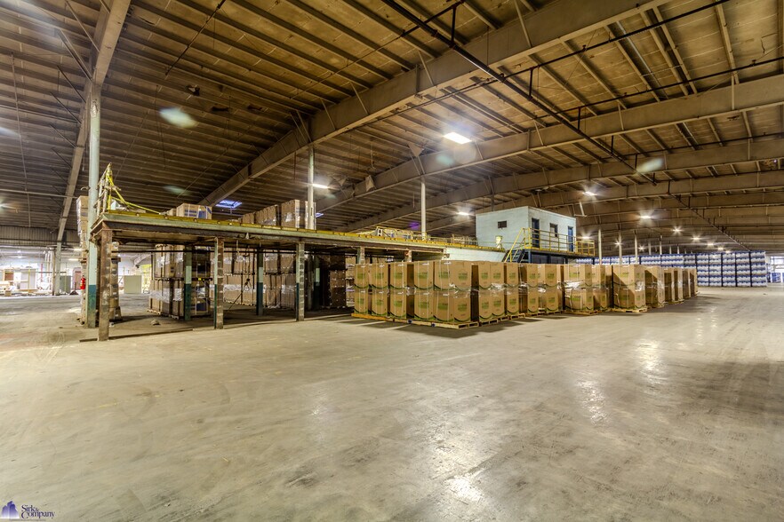 More Photos Of 7845 Carneal Rd, West Paducah Warehouse For Lease