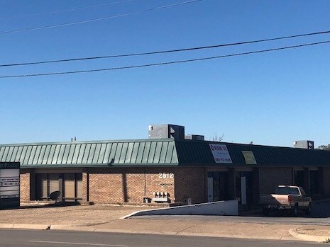 More Photos Of 2512-2516 Oakland Blvd, Fort Worth Office For Sale