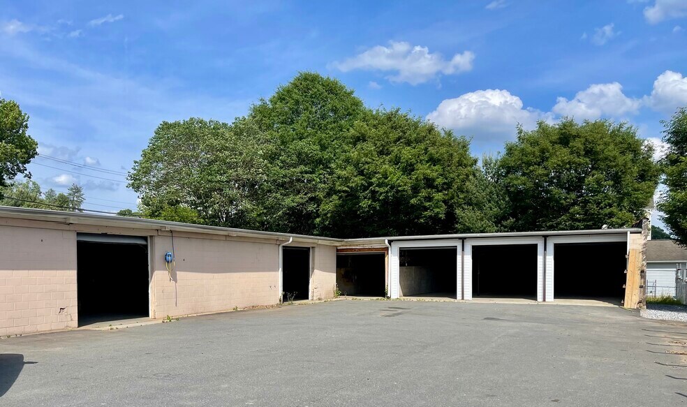 More Photos Of 2101 Sunnyside Ave, Winston-Salem Flex For Sale