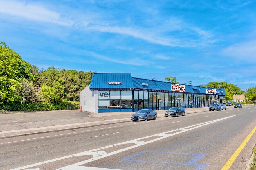 More Photos Of 4481-4517 Sunrise Hwy, Bohemia Storefront For Sale