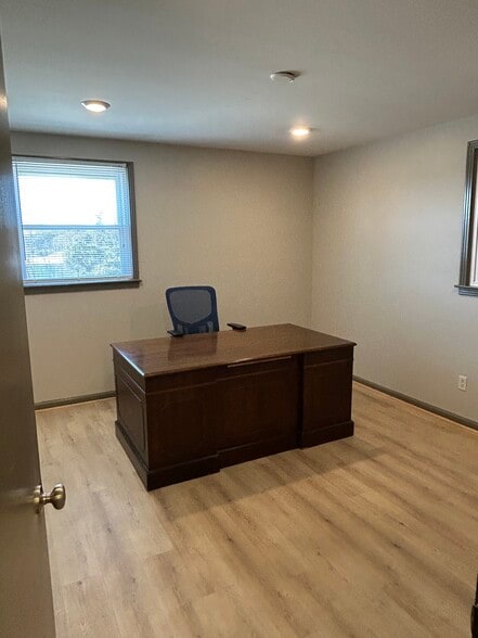 More Photos Of 74 E Hill St, Mount Juliet Office For Lease