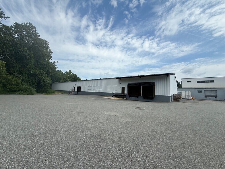 More Photos Of 59 Newburgh Rd, Hackettstown Manufacturing For Lease