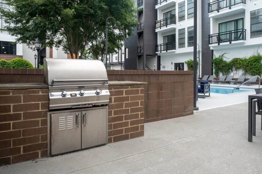 More Photos Of 810 E 7th St, Charlotte Apartments For Lease