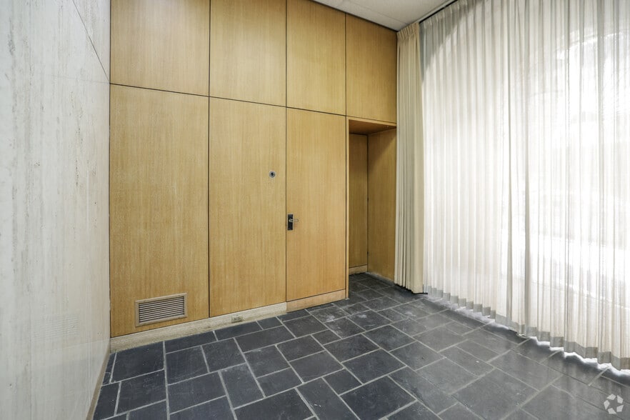 More Photos Of 114 E 5th St, Tulsa Office For Sale