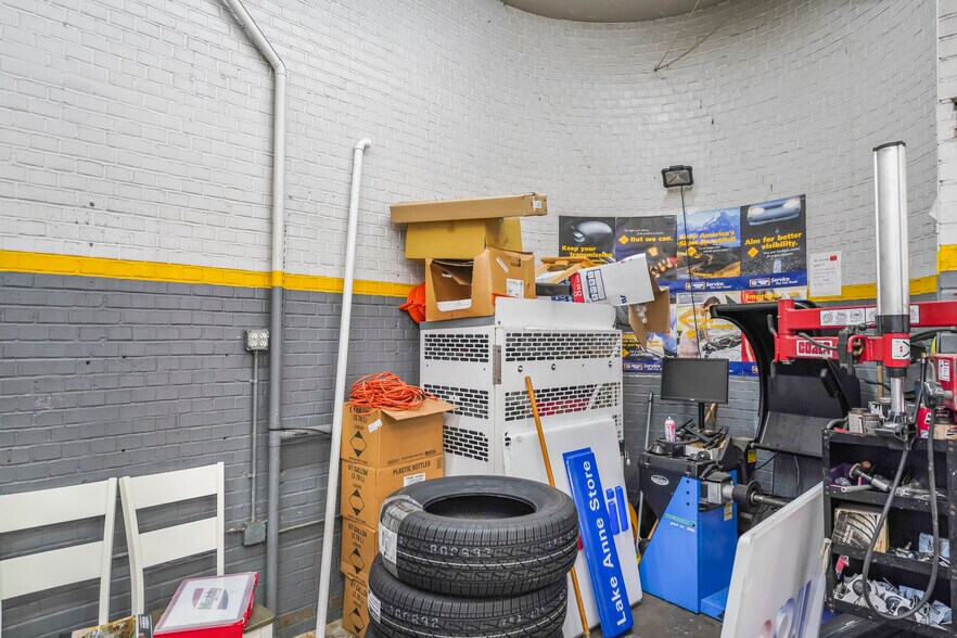 More Photos Of 11410 N Shore Dr, Reston Service Station For Sale