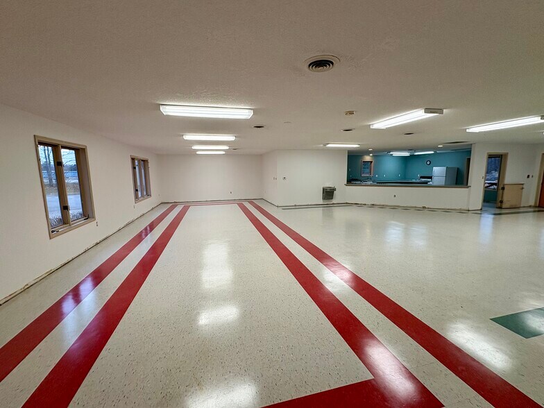 More Photos Of 615 Beardsley St, Boyne City Office For Sale