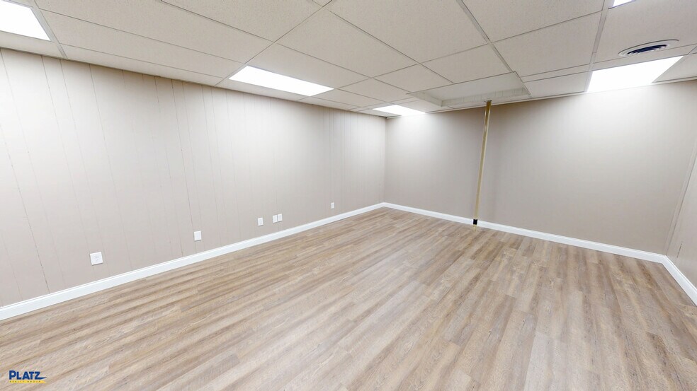 More Photos Of 61 Railroad St, Canfield Office For Sale