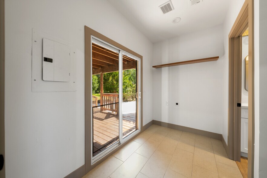 More Photos Of 14268 CA-160, Isleton Apartments For Sale