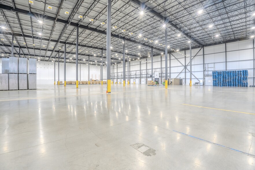 More Photos Of 777 Rue Turnbull, Beauharnois Industrial For Lease