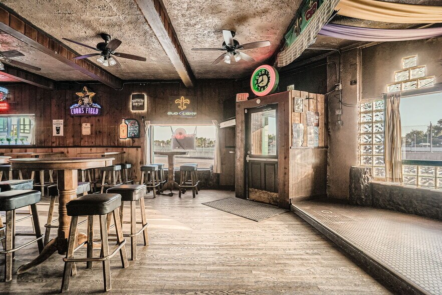 More Photos Of 1201 S. Pearl St., Denver Restaurant For Sale