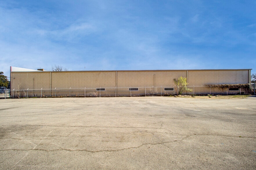 More Photos Of 506 Portland Rd, San Antonio Land For Lease