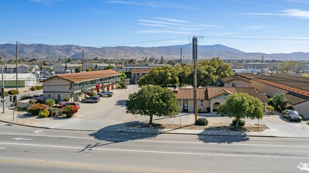 More Photos Of 1013 Front St, Soledad Hotel For Sale