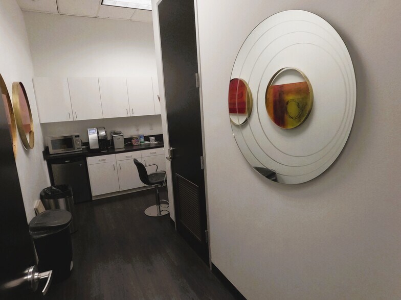 More Photos Of 16633 N Dallas Pky, Addison Office For Lease