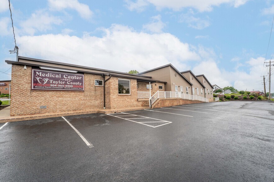 Primary Photo Of 725 N Pike St, Grafton Office For Sale