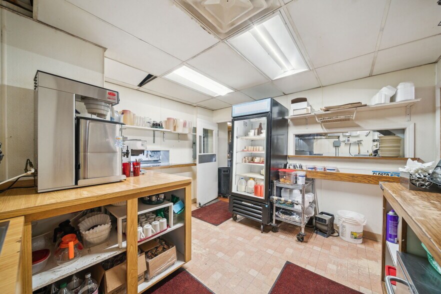 More Photos Of 319 E Illinois Ave, Vinita Restaurant For Sale