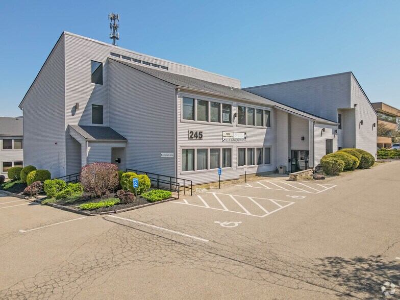 More Photos Of 245 W Elmwood Dr, Centerville Medical For Lease