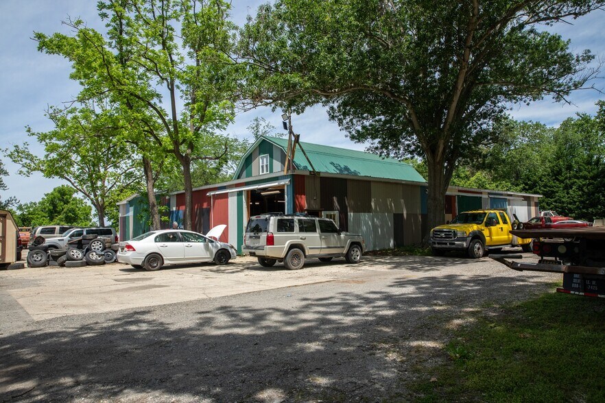 More Photos Of 22572 Bridgeville Hwy, Seaford Auto Dealership For Sale