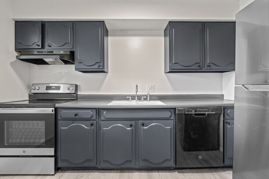 More Photos Of 341 E Loula St, Olathe Apartments For Sale