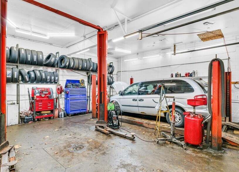 More Photos Of 507 S Tanner St, Rantoul Auto Repair For Sale