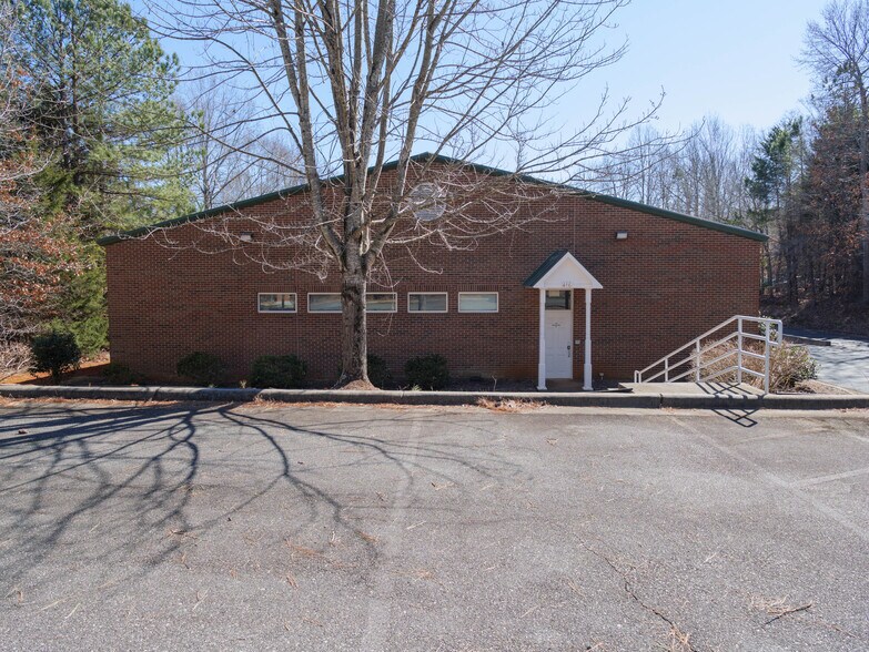 More Photos Of 416 Millstone Dr, Hillsborough Light Manufacturing For Sale