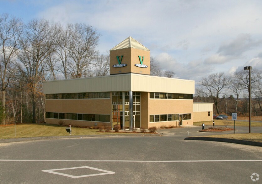 More Photos Of 37 Northwest Dr, Plainville Office For Lease