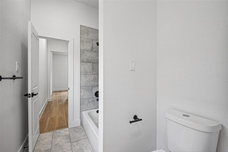 More Photos Of 7840 Nashville Unit A/B Street, Houston Apartments For Sale