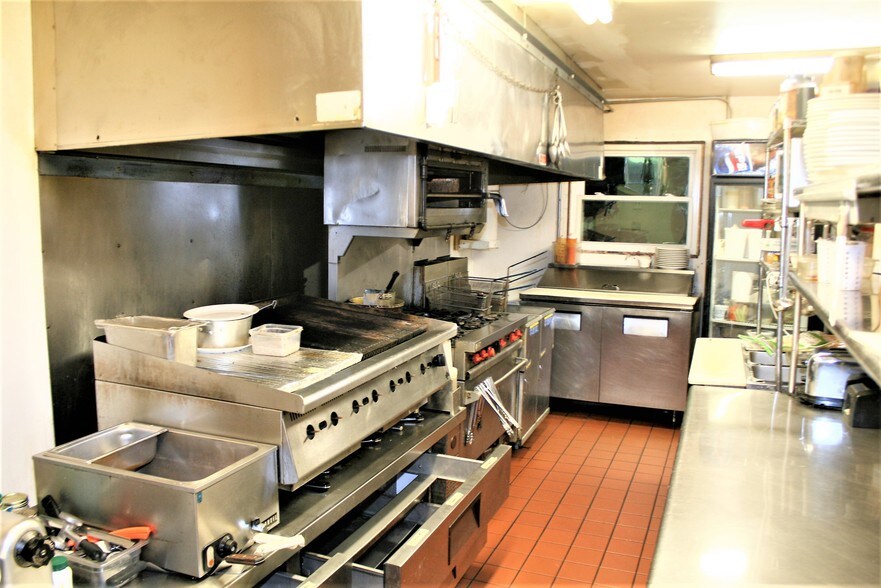 More Photos Of 10 Brick Row Ext, Athens Restaurant For Sale